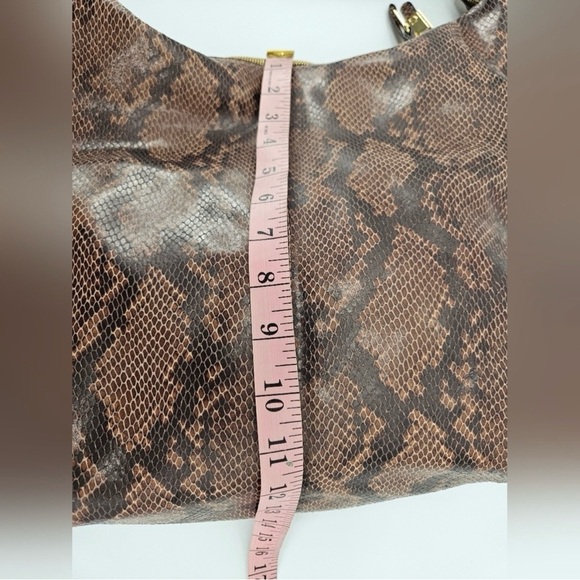 G.I.L.I Elegant Brown Snake Print Leather Hobo Bag/ Crossbody Strap - Picture 16 of 16